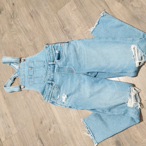 American Eagle Outfitters Pants - AE mom overalls